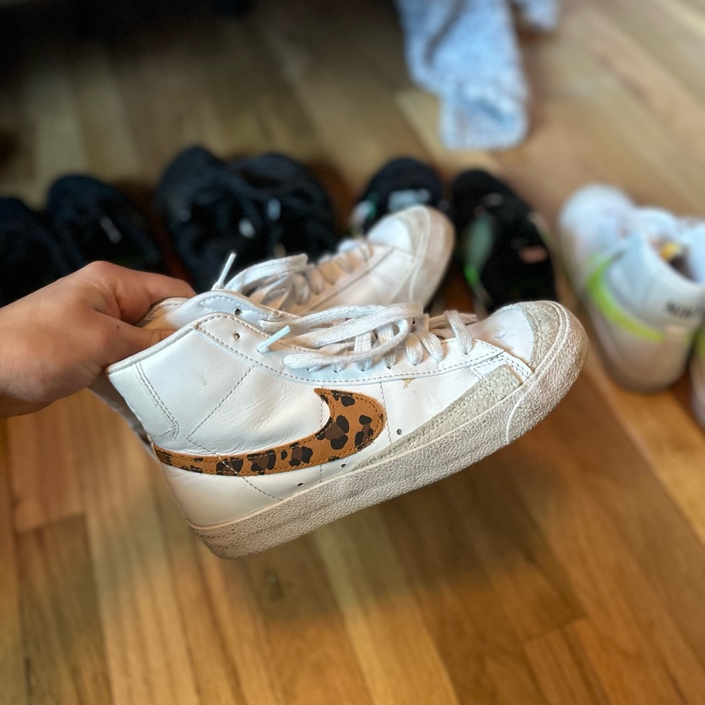 Nike Cheetah Blazers Women’s size 6